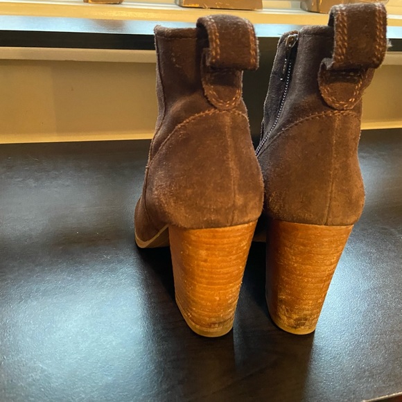 Steve Madden booties - brown suede - Picture 4 of 10